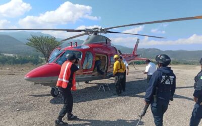 Realiza helicóptero del Gobierno del Estado sobrevuelo para el combate de incendios forestales en la Mixteca