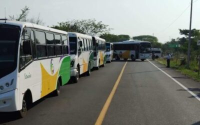 Tercer día de bloqueo a la altura de Pepe y Lolita, en Juchitán