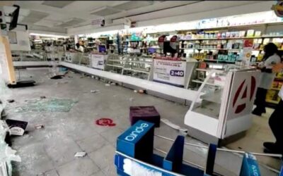 Reportan saqueos en marcha feminista en Oaxaca