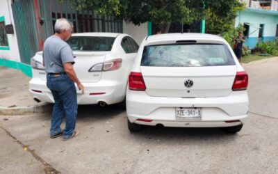 Chocan dos automóviles en Tehuantepec; hay una lesionada