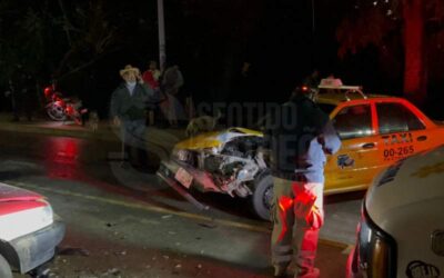 Chocan taxis en Oaxaca; hay 3 lesionados