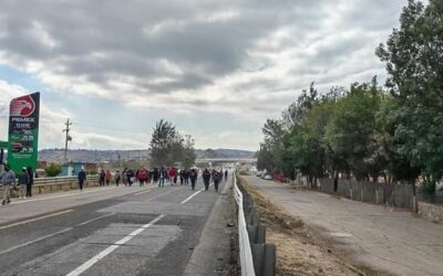 Cierran paso en la Mixteca de Oaxaca