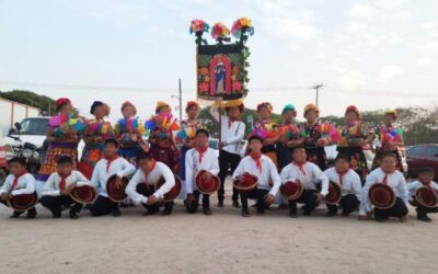 Grupo de danza Baádu Na’Yeche brilla en expo feria ganadera en Juchitán