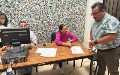 Inicia IEEPO proceso de elaboración de gafetes oficiales para el personal