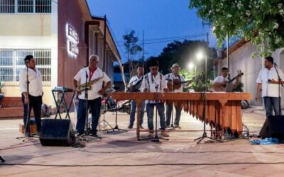 Marimba Ca Binigila’sa’ cautiva al público con notas de tradición y romanticismo