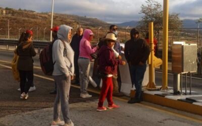 Pobladores de Chalcatongo toman la Caseta de Huitzo