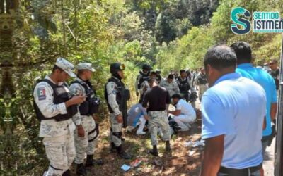 Un camión de la GN volcó en la Sierra Sur de Oaxaca