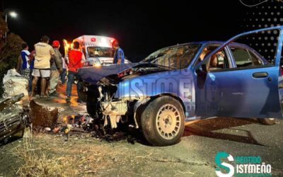 Choca vehículo contra muro de contención en Tehuantepec, hay 3 lesionados