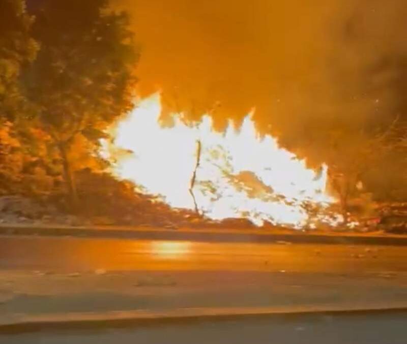 De nueva cuenta se incendia tiradero clandestino en la capital