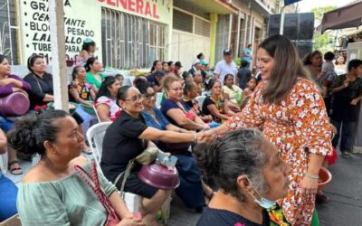 Celebra FUCO a madres de familia de Juchitán