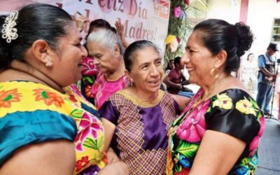 Celebra Gloria Sánchez a las madres en su día