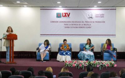 Congreso reconoce a 18 mujeres que participaron en el proceso para entrega de la medalla “Juana Catalina Romero Egaña”