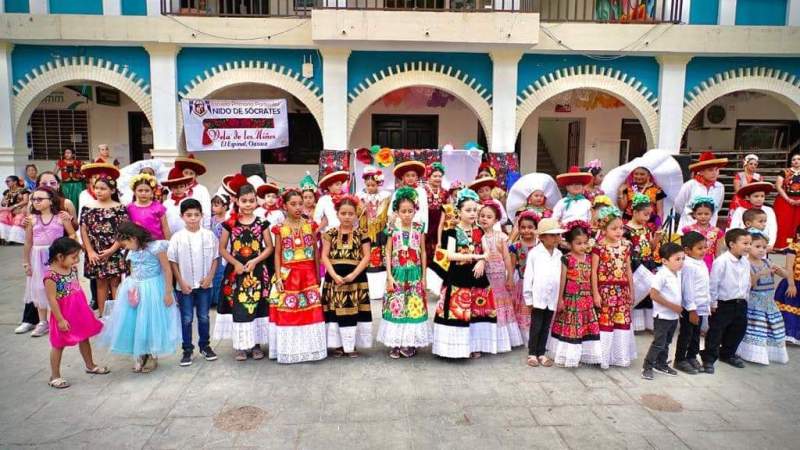 Escuela Nido de Sócrates realiza regada y vela Istmeña, para preservar sus tradiciones