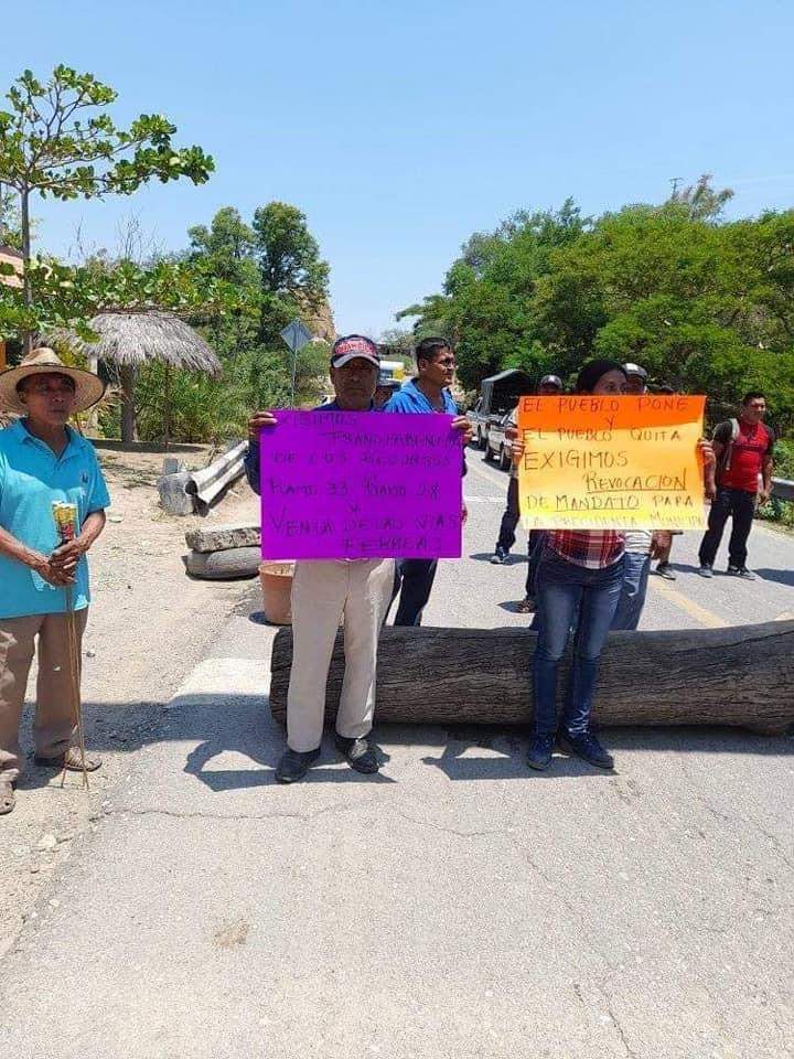habitantes-de-tecomavaca-cierran-paso-a-teotitlan-de-flores-magon