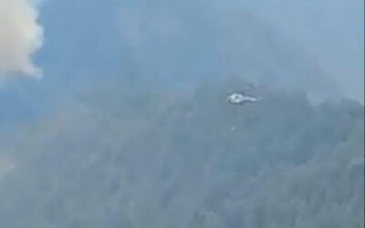 Helicóptero de Sedena se suma a combate de incendio forestal entre Atatlahuca y Maninaltepec