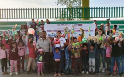 Niñas y niños de más de 300 localidades de Oaxaca reciben juguetes de Bidao Tsia