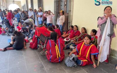 Organizaciones toman el Palacio de Gobierno de Oaxaca
