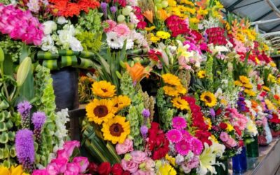 Reportan bajas ventas de flores este día en el Mercado Benito Juárez