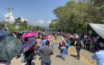 Retiran maestros bloqueo en el Aeropuerto; esperan más paros