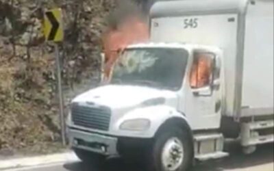 Se incendia camión en tramo Salina Cruz – Huatulco