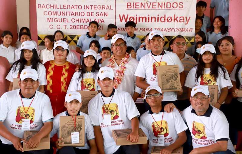 van-por-la-alfabetizacion-en-lenguas-originarias-de-comunidades-del-istmo-costa-y-mixteca