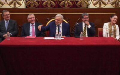 AMLO cena con cuatro “corcholatas” en restaurante del Centro Histórico de CDMX