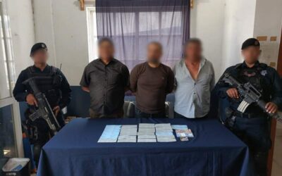 Aseguran dinero en efectivo y cheques, así como dos armas de fuego en Oaxaca