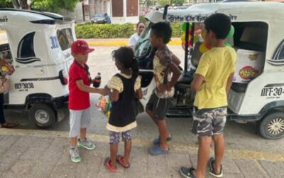 Fernandito, es el niño juchiteco que compartió con niños de la calle y niños migrantes su cumpleaños