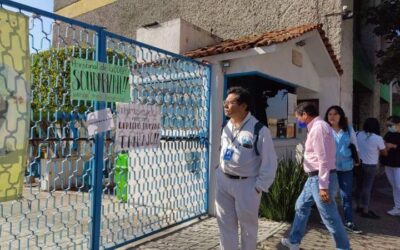 Protestan ex trabajadores de la DDHPO por supuesto despido injustificado