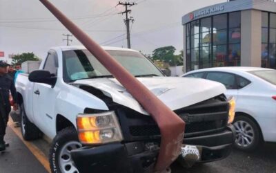 Solo daños materiales deja accidente en Juchitán