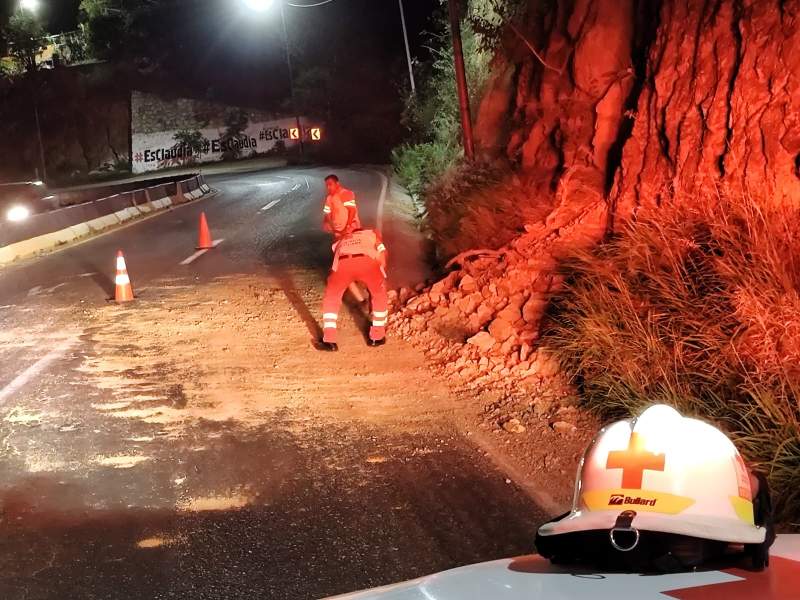 Se registra deslave en el Cerro del Fortín