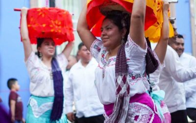 Alegría, ritualidad y cultura de los pueblos cautivan en la Alameda de León