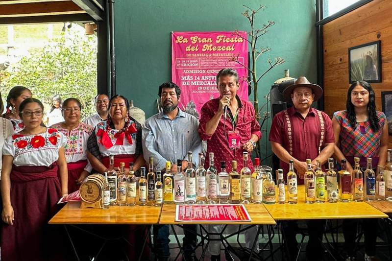 Anuncian la Gran Fiesta del Mezcal en Santiago Matatlán en el marco de la Guelaguetza