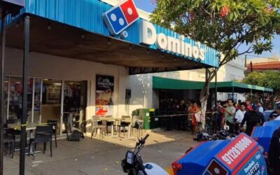 Lanzan bomba molotov contra negocio de pizzas en el centro de Juchitán
