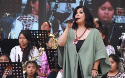 Cautiva concierto de Oaxaqueñísimas en la Alameda de León