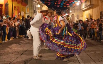 Delegaciones de las ocho regiones enriquecen la fiesta de la Guelaguetza