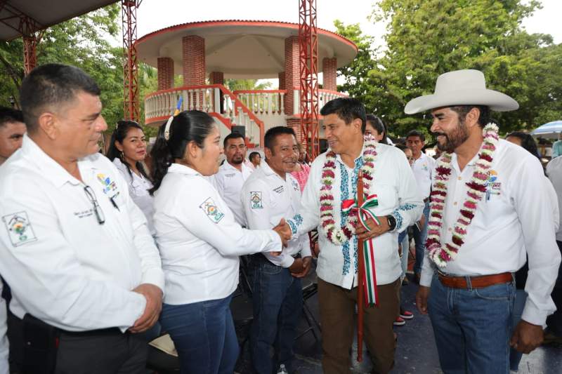 destina-gobierno-de-oaxaca-25-millones-de-pesos-para-abatir-rezago-social-en-santa-maria-colotepec