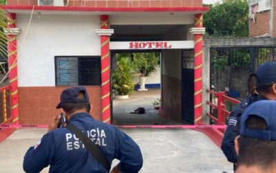 Lo asesinan al interior de un hotel en Tehuantepec