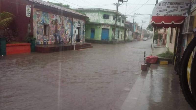 mantiene-proteccion-civil-monitoreo-en-las-regiones-afectadas-por-la-onda-tropical-numero-9