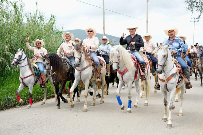 mas-mil-jinetes-participan-en-la-sexta-cabalgata-de-la-guelaguetza-2023-1