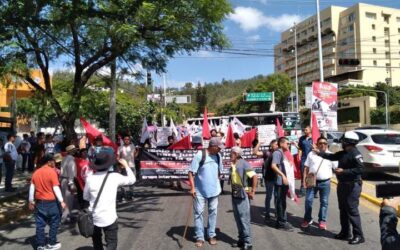 Sección 22 exige cárcel para Ulises Ruiz tras marcha por represión a Emeterio Cruz