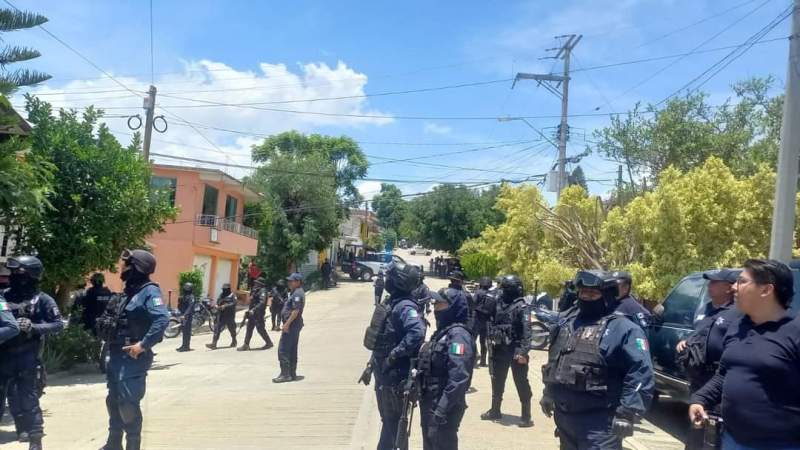 sujetos-armados-atacan-a-policias-en-oaxaca