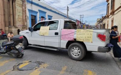 Trabajadores de Vectores bloquean oficinas de Salud por segundo día