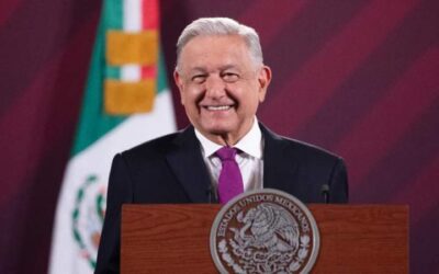 AMLO señala que libros de texto gratuitos van a llegar a las aulas de clases