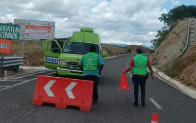 Brinda Protección Civil información ante cierre de vialidad hacia la Costa