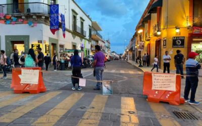 Con bloqueo, alumnos de la ENSFO piden diálogo con la dirigencia de la Sección 22