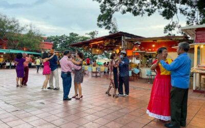 Con clases gratuitas, no dejan morir el danzón en Oaxaca de Juárez