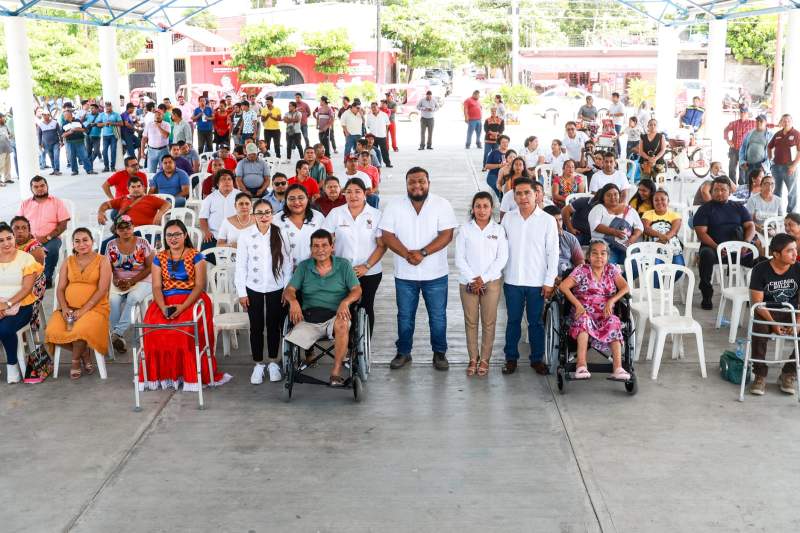 cuida-dif-oaxaca-a-personas-que-requerian-aparatos-funcionales-o-de-movilidad-de-la-region-istmo