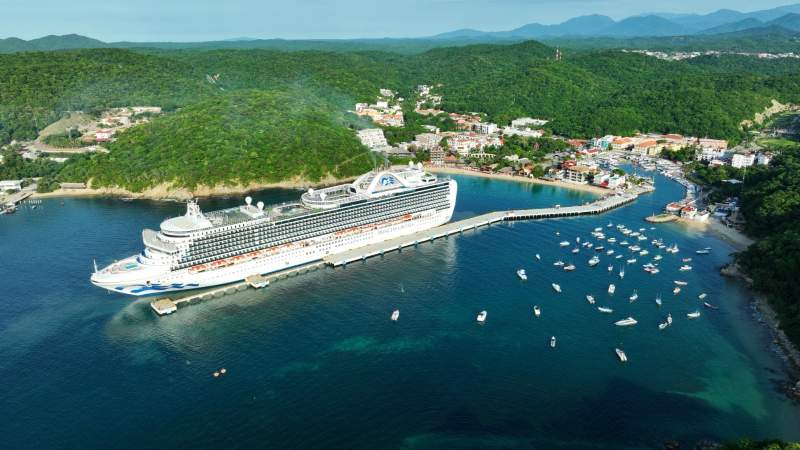 derrama-superior-a-3-mdp-por-arribo-del-primer-crucero-de-la-temporada-2023-2024-en-huatulco-sectur