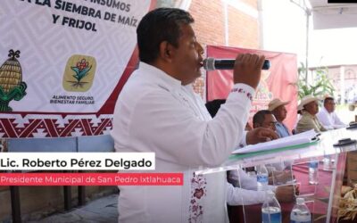 Entrega de insumos para el campo beneficia a agricultores locales de San Pedro Ixtlahuaca